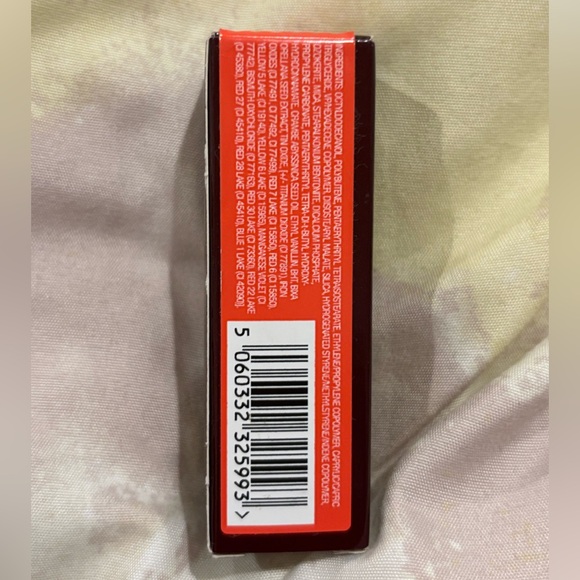 NIB Charlotte Tilbury Hot Lips Lipstick in Hot Emily - Picture 5 of 6